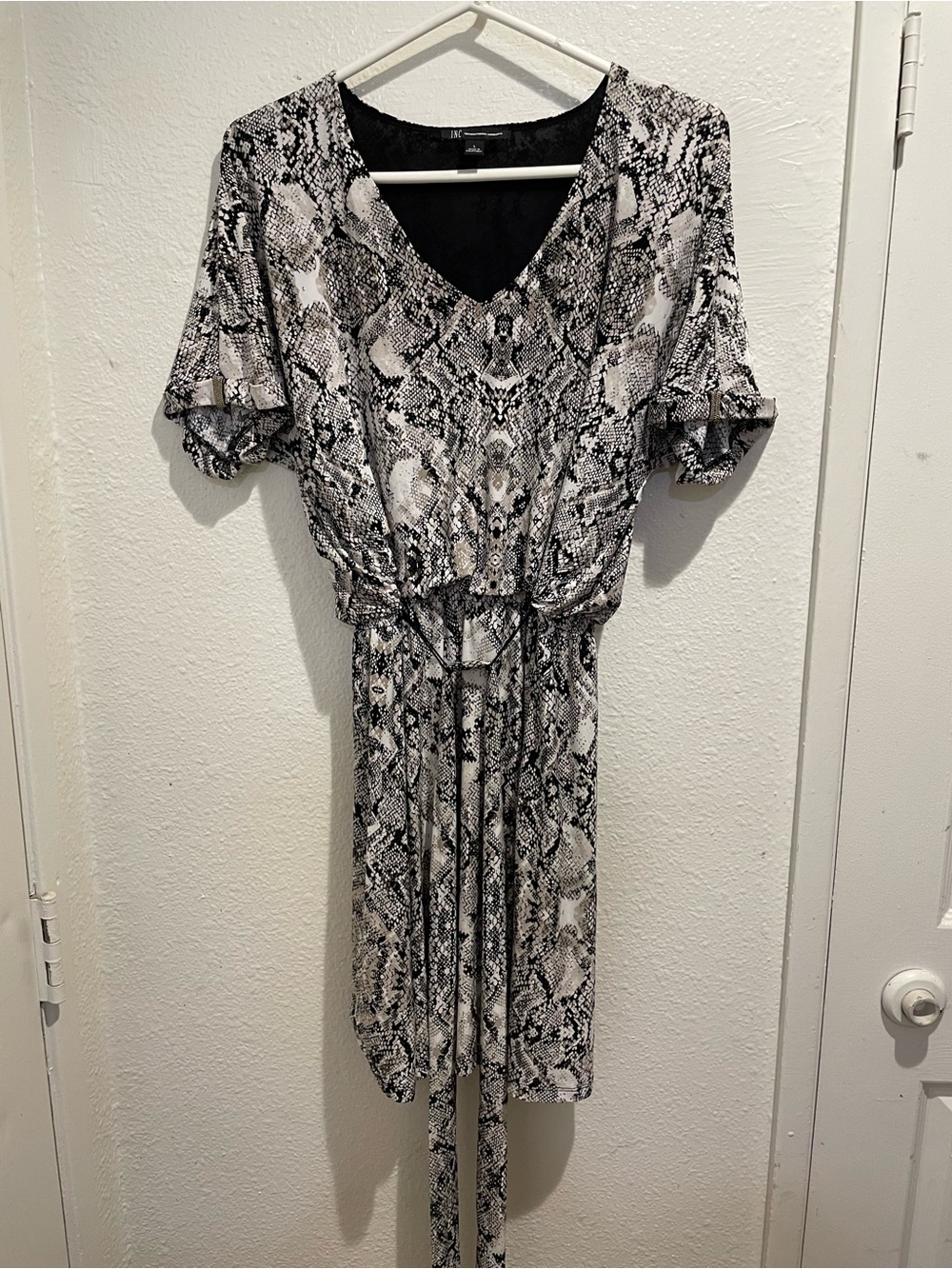 NWT INC Wildflower Snakeskin V-Neck Dress 🐍✨ L